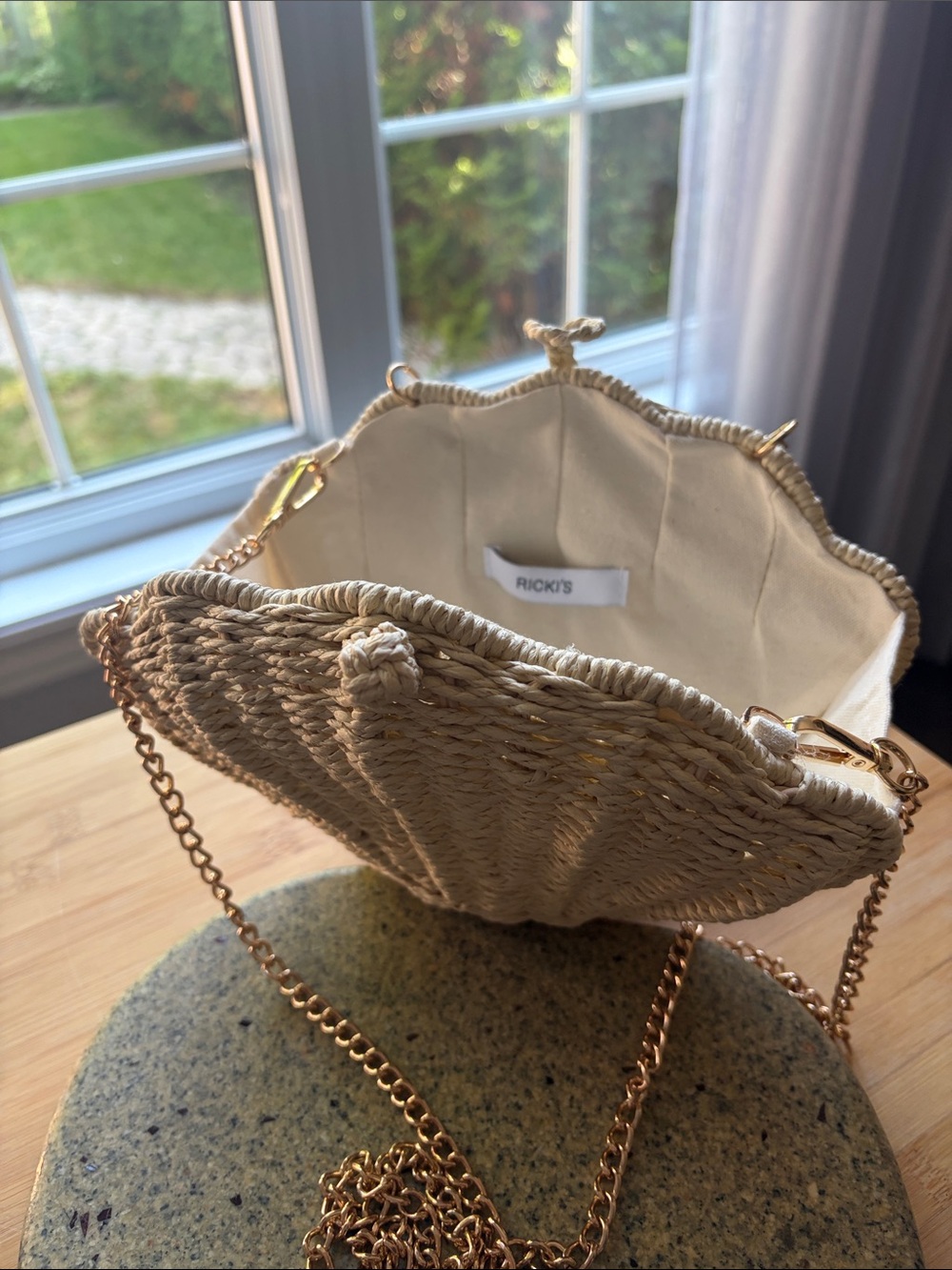 Woven Wicker Shell Crossbody Bag in Natural with Gold Chain - Picture 7 of 8